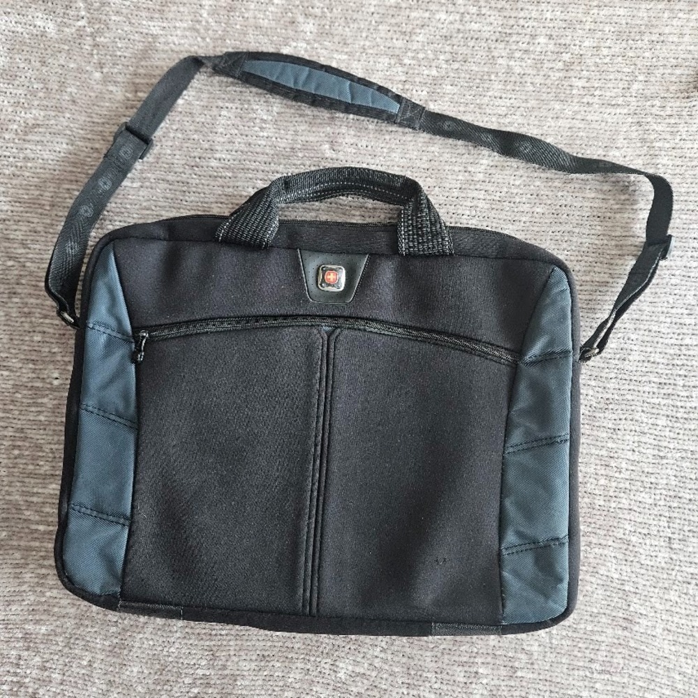 Swiss Gear 17" Laptop Crossbody Computer Bag Business Gear Tech Black Travel